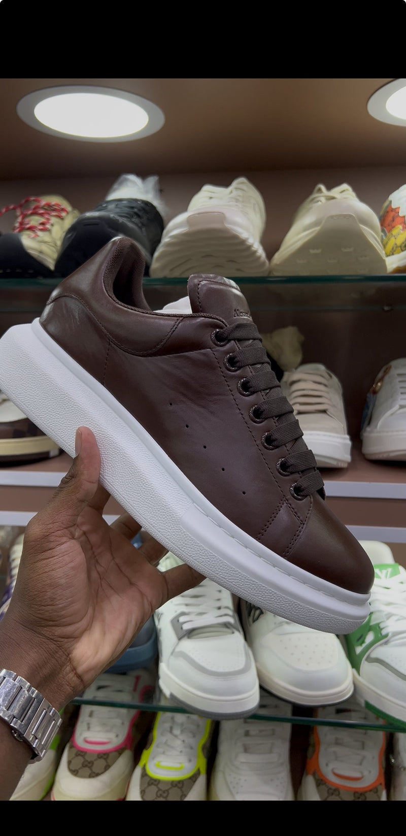 Mcqueen - Couro marrom